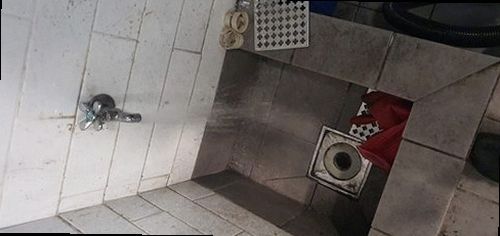 사하구 하수구막힘 배수구 주변의 물 고임과 배관 점검 현장